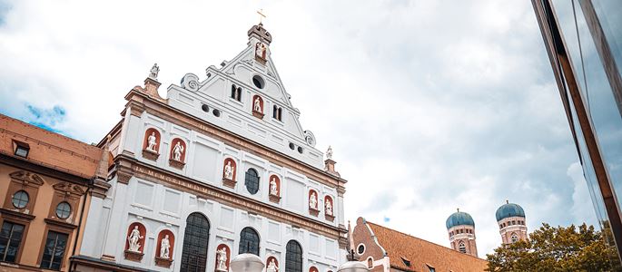 Jesuskind aus Krippe der Münchner Jesuitenkirche gestohlen