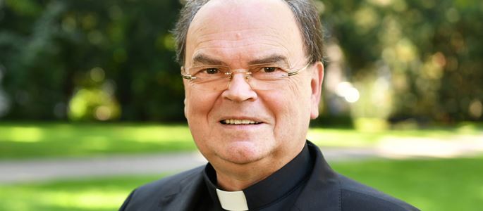 Künftiger Augsburger Bischof: Anrede "Herr Meier" wäre in Ordnung