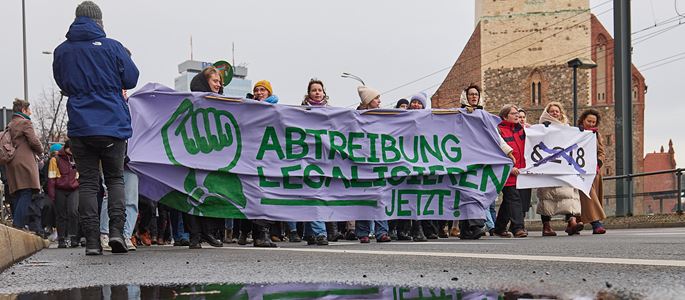Tausende bei Pro-Abtreibungs-Demos – Debatte um Thema dauert an